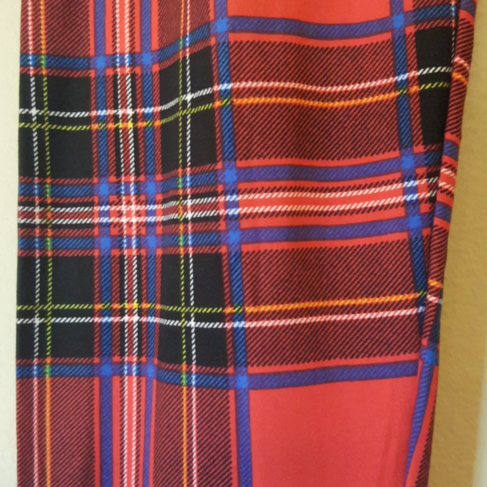 Plaid Leggings - holiday fun! - Picture 4 of 4